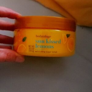 Bodycology Sunkissed lemon scrub